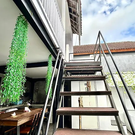 White Sandat Guest House