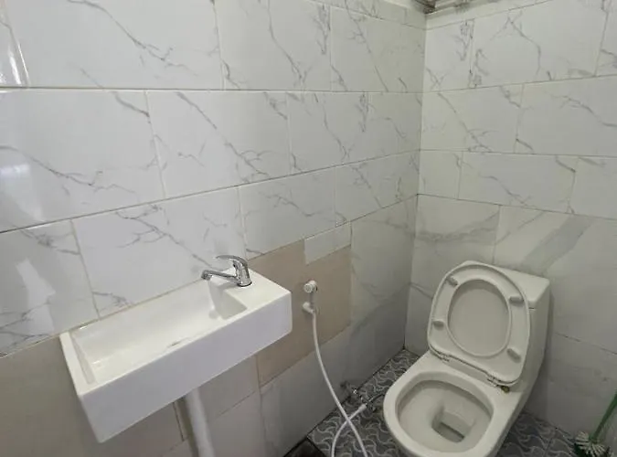 White Sandat 3*